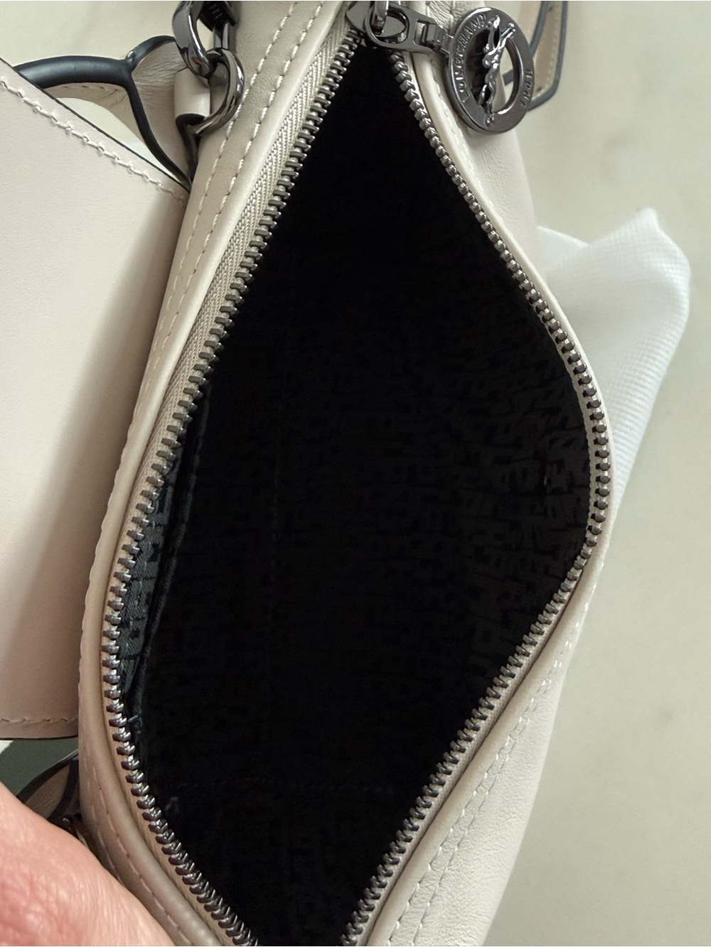 Longchamp Extra Small Le Pilage leather clutch with strap in light beig - Picture 7 of 9